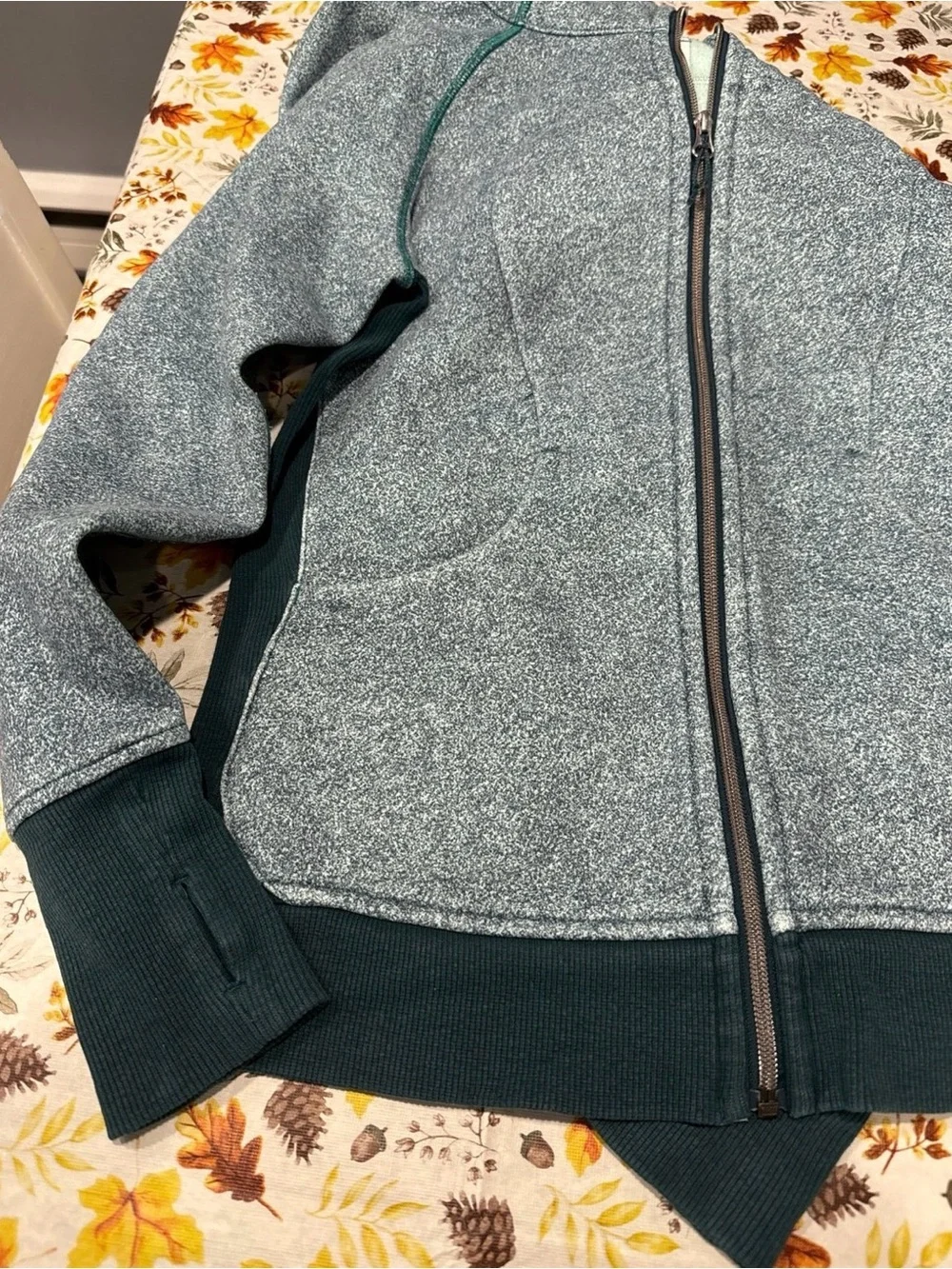 lululemon woman’s Teal Heather Full-Zip Hoodie